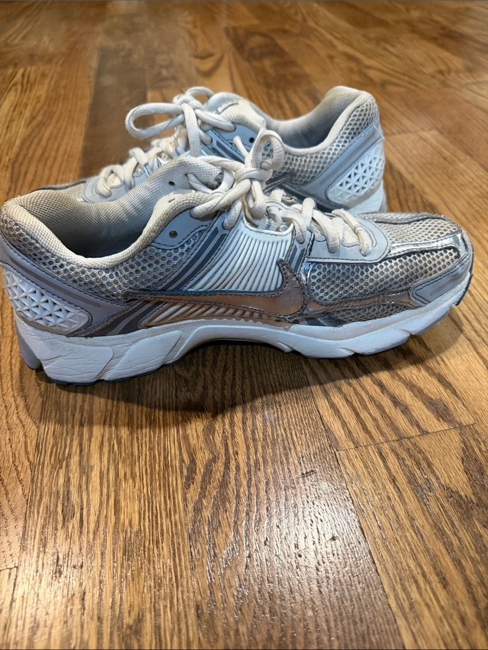 Nike Mens Zoom Vomero 5